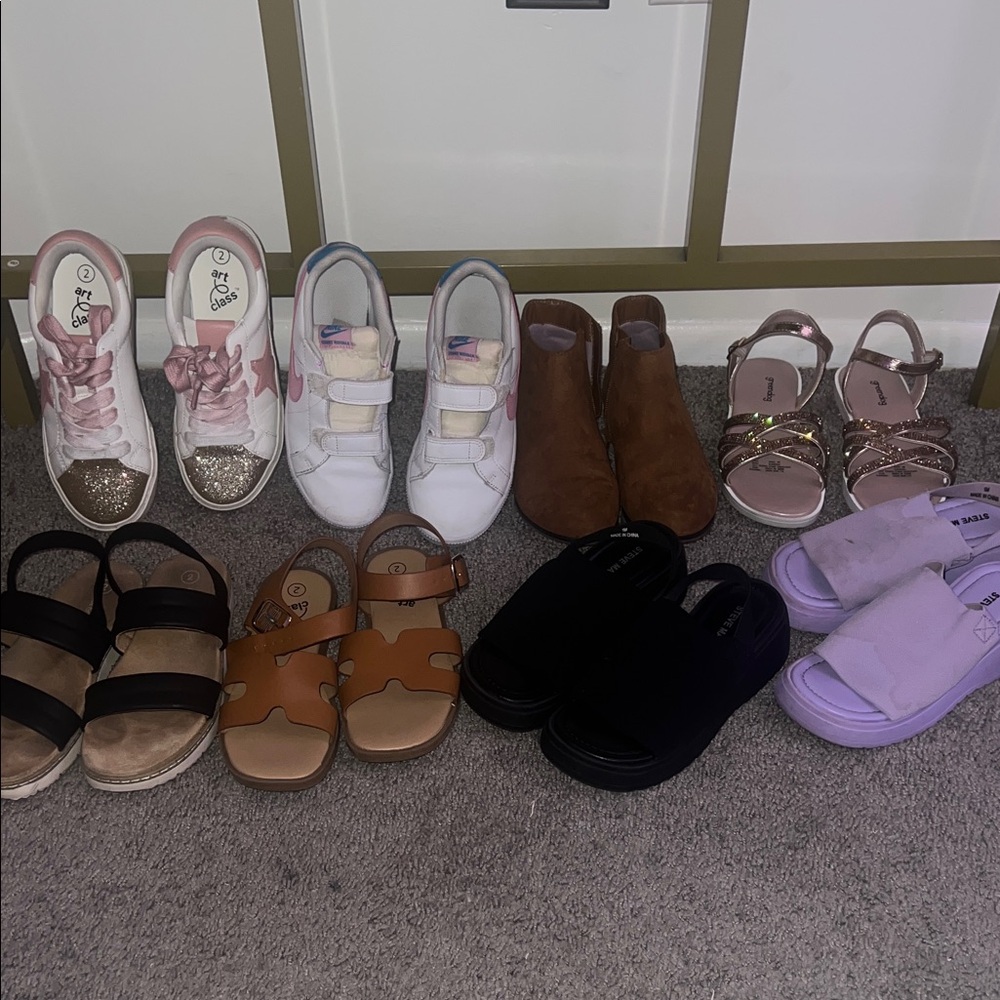 8 pairs Girls shoes